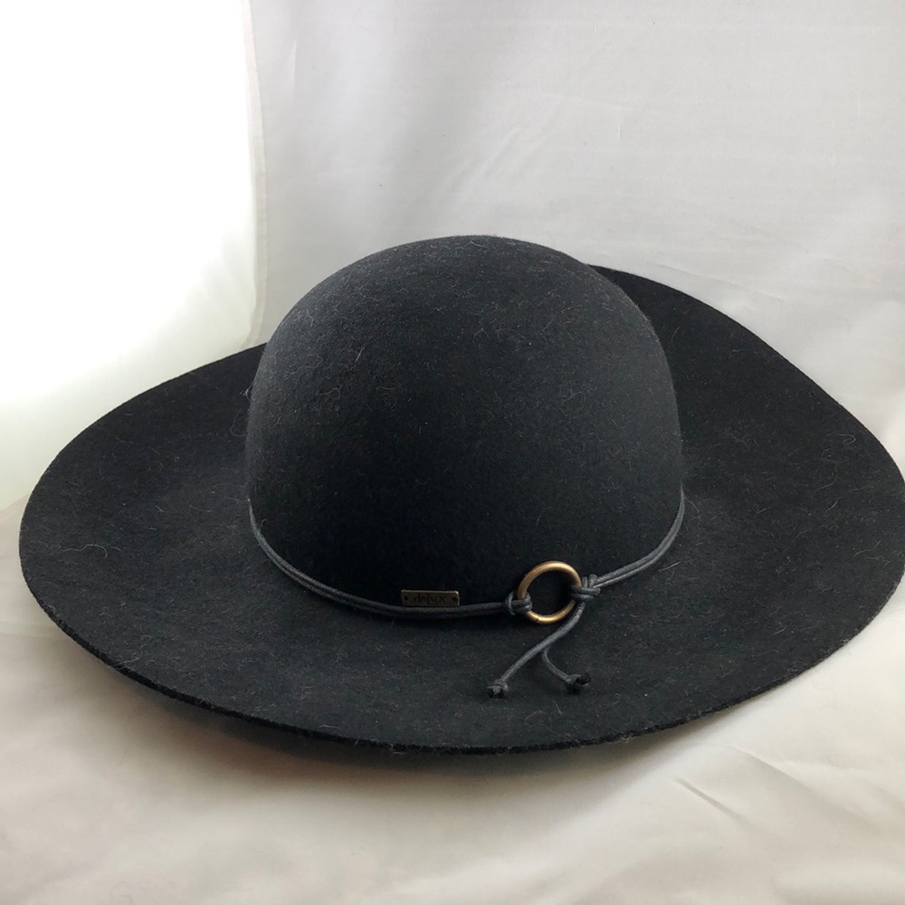 deLux Felt Hat